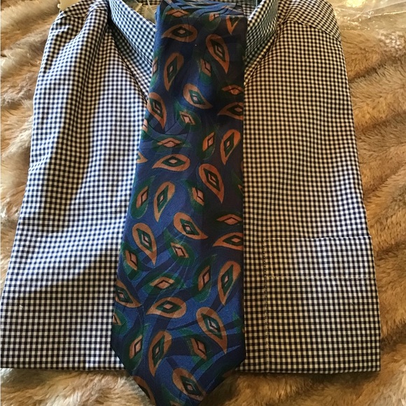 Men's Button down shirt & silk tie. - Picture 3 of 5